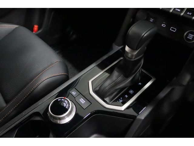 トライトン ＧＳＲ　新車保証継承付　ワンオーナー　ディーゼルターボ　トライトンパッケージ　ベッドライナー　本革　メモリーナビ　フルセグ　全周囲カメラ　リアデフロック　社外ドラレコ　ステアヒーター　シートヒーター　１８ＡＷ（12枚目）