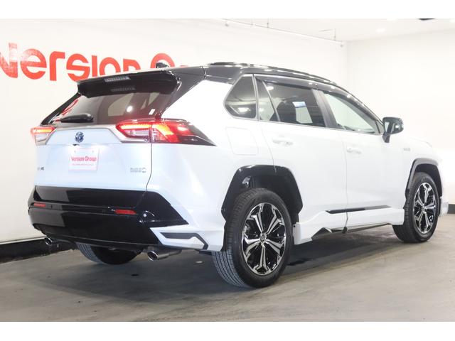 ＲＡＶ４ ＰＨＶ Ｚ　新車保証継承付　モデリスタ　デジタルインナーミラー　全周囲カメラ　置くだけ充電　ＥＴＣ　ドラレコ　レーダークルコン　クリアランスソナー　レーンアシスト　衝突被害軽減　踏み間違い防止　ＢＳＭ　１９ＡＷ（4枚目）