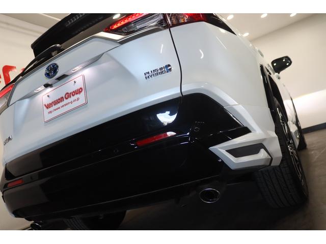 ＲＡＶ４ ＰＨＶ Ｚ　新車保証継承付　モデリスタ　デジタルインナーミラー　全周囲カメラ　置くだけ充電　ＥＴＣ　ドラレコ　レーダークルコン　クリアランスソナー　レーンアシスト　衝突被害軽減　踏み間違い防止　ＢＳＭ　１９ＡＷ（15枚目）
