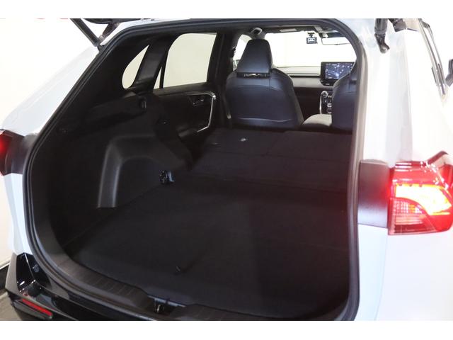 ＲＡＶ４ ＰＨＶ Ｚ　新車保証継承付　モデリスタ　デジタルインナーミラー　全周囲カメラ　置くだけ充電　ＥＴＣ　ドラレコ　レーダークルコン　クリアランスソナー　レーンアシスト　衝突被害軽減　踏み間違い防止　ＢＳＭ　１９ＡＷ（40枚目）