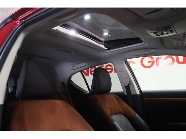 ＣＴ ＣＴ２００ｈ　バージョンＣ　全国３年保証付　ワンオーナー　禁煙車　サンルーフ　ＳＤナビ　フルセグ　バックカメラ　レーダークルコン　クリアランスソナー　レーンアシスト　衝突被害軽減　ＥＴＣ　ハーフレザー　シートヒーター　１７ＡＷ（13枚目）