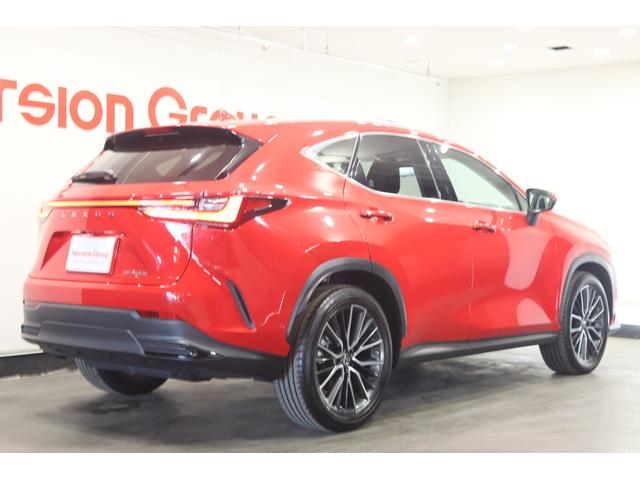 ＮＸ ＮＸ３５０ｈ　バージョンＬ　全国３年保証付　マークレビンソン　パノラマルーフ　３眼ＬＥＤ　デジタルインナーミラー　全周囲カメラ　メモリーナビ　フルセグ　クリアランスソナー　レーンアシスト　パークアシスト　衝突被害軽減　ＢＳＭ（4枚目）