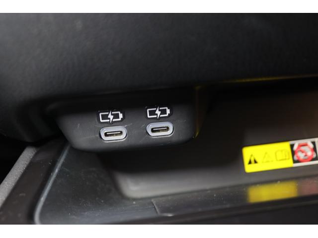 ＵＸ ＵＸ２５０ｈ　Ｆスポーツエモーショナルエクスプローラ　新車保証継承付　本革　サンルーフ　三眼ＬＥＤ　メモリーナビ　フルセグ　全周囲カメラ　ワイヤレス充電　レクサスセーフティ　ＥＴＣ　社外ドライブレコーダー　ベンチレーション　パワーバックドア　１８ＡＷ（31枚目）