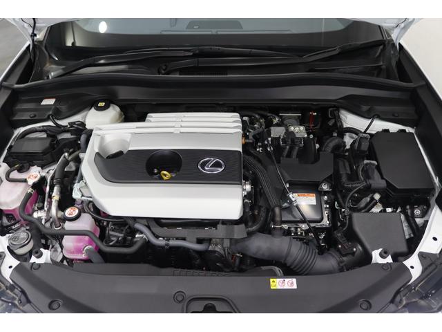 ＵＸ ＵＸ２５０ｈ　Ｆスポーツエモーショナルエクスプローラ　新車保証継承付　本革　サンルーフ　三眼ＬＥＤ　メモリーナビ　フルセグ　全周囲カメラ　ワイヤレス充電　レクサスセーフティ　ＥＴＣ　社外ドライブレコーダー　ベンチレーション　パワーバックドア　１８ＡＷ（41枚目）