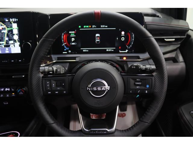 オーラ ニスモ　チューンドｅ－パワー４ＷＤ　新車保証継承付　ワンオーナー　禁煙車　ＢＯＳＥ　インテリジェントルームミラー　メモリ―ナビ　フルセグ　全周囲カメラ　プロパイロット　ステアリングヒーター　ＥＴＣ　ＬＥＤライト　１７ＡＷ（31枚目）