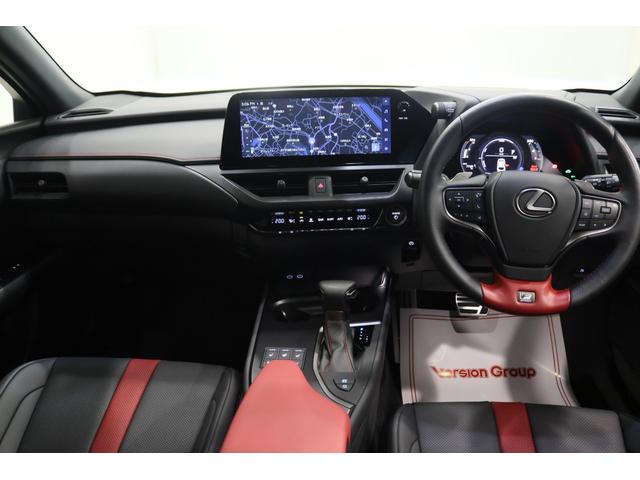 ＵＸ ＵＸ２５０ｈ　Ｆスポーツエモーショナルエクスプローラ　新車保証継承付　サンルーフ　三眼ＬＥＤ　オレンジキャリパー　メモリーナビ　フルセグ　全周囲Ｃ　レクサスセーフティ　ＥＴＣ　社外ドライブレコーダー　ベンチレーション　パワーバックドア　１８ＡＷ（9枚目）