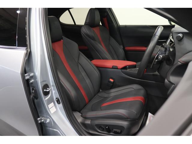 ＵＸ ＵＸ２５０ｈ　Ｆスポーツエモーショナルエクスプローラ　新車保証継承付　サンルーフ　三眼ＬＥＤ　オレンジキャリパー　メモリーナビ　フルセグ　全周囲Ｃ　レクサスセーフティ　ＥＴＣ　社外ドライブレコーダー　ベンチレーション　パワーバックドア　１８ＡＷ（10枚目）