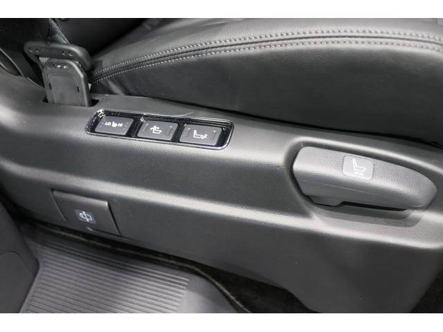 オデッセイハイブリッド ｅ：ＨＥＶアブソルート・ＥＸブラックエディション　新車保証継承付　ワンオーナー　禁煙車　後席モニター　本革シート　全周囲カメラ　メモリーナビ　フルセグ　ホンダセンシング　ＥＴＣ　オットマンシート　両側電動スライドドア　ＬＥＤヘッドライト　１８ＡＷ（25枚目）