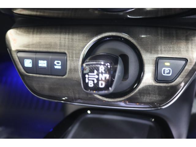 TOYOTA PRIUS A TOURING SELECTION