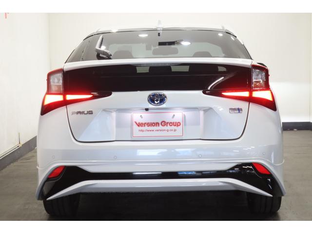 TOYOTA PRIUS A TOURING SELECTION