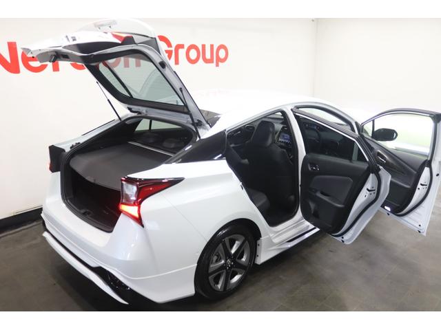 TOYOTA PRIUS A TOURING SELECTION