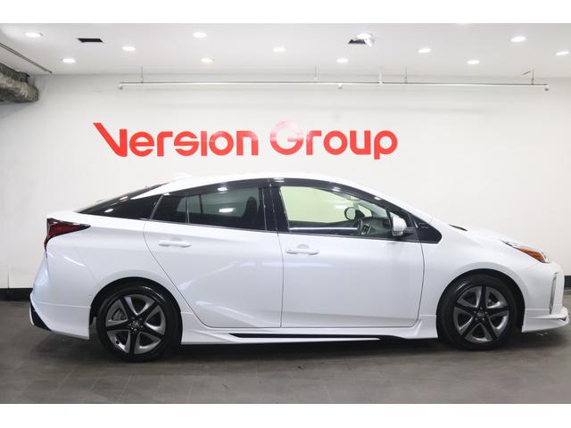TOYOTA PRIUS A TOURING SELECTION