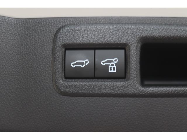 ハリアーハイブリッド Ｚ　レザーパッケージ　新車保証継承付　モデリスタ　調光パノラマルーフ　本革　デジタルインナーミラー　ＪＢＬ　全周囲カメラ　メモリーナビ　フルセグ　セーフティセンス　ＢＳＭ　パワーバックドア　ドラレコ　１９ＡＷ（42枚目）