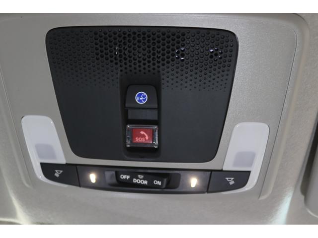 フリード ｅ：ＨＥＶクロスター　新車保証継承付　社外ディスプレイオーディオ　バックカメラ　レーダークルコン　クリアランスソナー　レーンアシスト　衝突被害軽減　ＢＳＭ　ＥＴＣ　社外ドラレコ　シートヒーター　両側電動スライド　１５ＡＷ（18枚目）