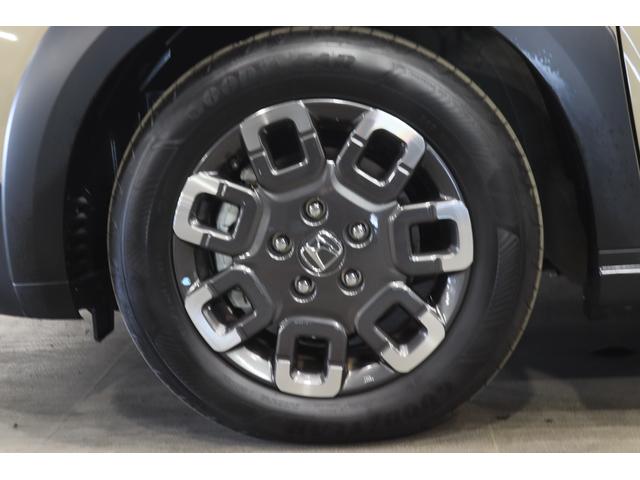 フリード ｅ：ＨＥＶクロスター　新車保証継承付　社外ディスプレイオーディオ　バックカメラ　レーダークルコン　クリアランスソナー　レーンアシスト　衝突被害軽減　ＢＳＭ　ＥＴＣ　社外ドラレコ　シートヒーター　両側電動スライド　１５ＡＷ（39枚目）