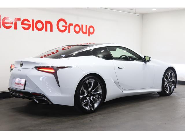ＬＣ ＬＣ５００　Ｓパッケージ　全国３年保証付　Ｖ型８気筒　カーボンルーフ　メモリーナビ　フルセグ　バックカメラ　ＨＵＤ　レーダークルコン　クリアランスソナー　衝突被害軽減　ＢＳＭ　ハーフレザー　パワーシート　ＥＴＣ　２１ＡＷ（4枚目）