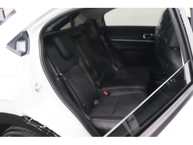 ヴェゼル ｅ：ＨＥＶ　Ｚ　新車保証継承付　ワンオーナー　禁煙車　メモリーナビ　フルセグ　バックカメラ　レーダークルコン　クリアランスソナー　レーンアシスト　衝突被害軽減　踏み間違い防止　ＢＳＭ　ＥＴＣ　シートヒーター（11枚目）