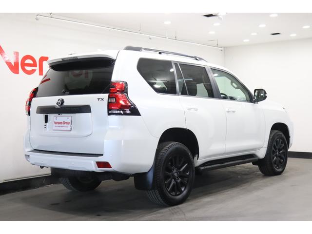 ランドクルーザープラド TX Lパッケージ マットブラックエディション 新車保証継承付 プレミアムサウンド サンルーフ 本革シート 全周囲カメラ メモリーナビ レーダークルコン クリアランスソナー レーンアシスト 衝突被害軽減 踏み間違い防止 BSM ETC 社外ドラレコ(4枚目)