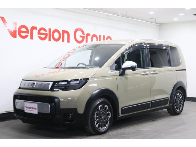 フリード e:HEVクロスター 新車保証継承付 ワンオーナー 禁煙車 メモリーナビ フルセグ バックカメラ OPカラー:デザートベージュパール レーダークルコン クリアランスソナー 衝突被害軽減 踏み間違い防止 BSM ETC(6枚目)