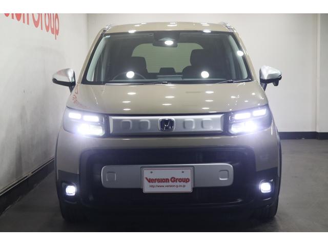 フリード e:HEVクロスター 新車保証継承付 ワンオーナー 禁煙車 メモリーナビ フルセグ バックカメラ OPカラー:デザートベージュパール レーダークルコン クリアランスソナー 衝突被害軽減 踏み間違い防止 BSM ETC(8枚目)