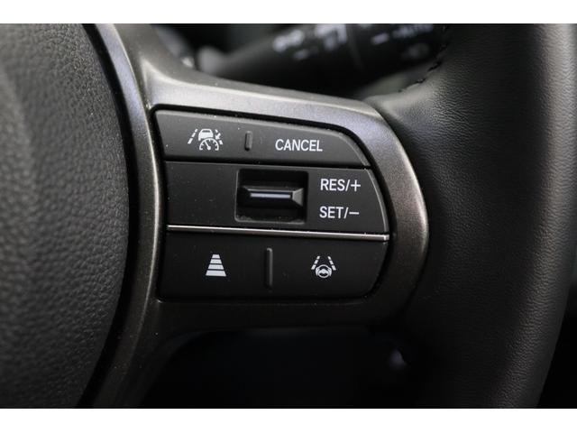 フリード e:HEVクロスター 新車保証継承付 ワンオーナー 禁煙車 メモリーナビ フルセグ バックカメラ OPカラー:デザートベージュパール レーダークルコン クリアランスソナー 衝突被害軽減 踏み間違い防止 BSM ETC(17枚目)