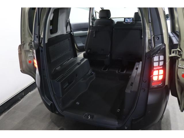 フリード e:HEVクロスター 新車保証継承付 ワンオーナー 禁煙車 メモリーナビ フルセグ バックカメラ OPカラー:デザートベージュパール レーダークルコン クリアランスソナー 衝突被害軽減 踏み間違い防止 BSM ETC(30枚目)