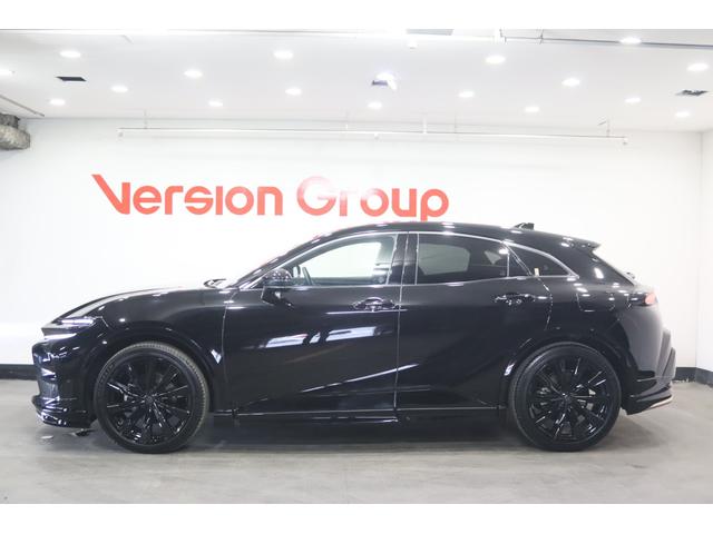 クラウンスポーツ Ｚ　新車保証継承付　ワンオーナー　本革　モデリスタ　デジタルインナーミラー　全周囲カメラ　ＨＵＤ　セーフティセンス　ＥＴＣ　ステアリングヒーター　ベンチレーション　ＬＥＤ　パワーバックドア　２１ＡＷ（5枚目）