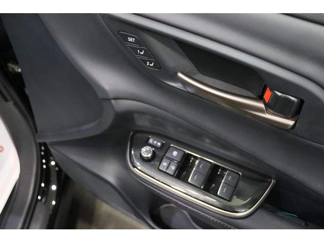 クラウンスポーツ Ｚ　新車保証継承付　ワンオーナー　本革　モデリスタ　デジタルインナーミラー　全周囲カメラ　ＨＵＤ　セーフティセンス　ＥＴＣ　ステアリングヒーター　ベンチレーション　ＬＥＤ　パワーバックドア　２１ＡＷ（28枚目）