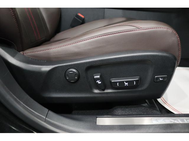 �y�p���[�V�[�g�z�^�]���₷���ʒu�ɍ��Ȃ�ݒ�ł��܂��B�y�����o�[�T�|�[�g�����X�C�b�`�z���z�I�Ȓ����p�����T�|�[�g���Ă���܂��B���ւ̕��S�����炵�A�����Ԃ̃h���C�u�ł����ɂ����Ȃ�܂��B