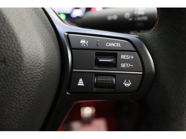 �y�N���[�Y�R���g���[���z�A�N�Z���𓥂ݑ����邱�ƂȂ��Z�b�g�������̑��x���ێ�����@�\�ł��B�����Ԃ̍������s���ɕ֗��ł��I