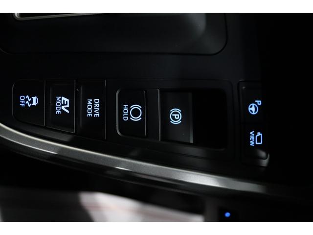 �y�g���^�`�[�����C�g�A�h�o���X�h�p�[�N�z�n���h���E�A�N�Z���E�u���[�L�̑S������ԗ����x���B���j�^�[�Ɏԗ����ӂ̎��p��ڕW���Ԉʒu�Ȃǂ�\�����܂��B�h���C�o�[�̓V�t�g����݂̂ŏc�񒓎Ԃ��X���[�Y�ł��B