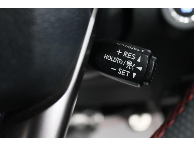 �y�N���[�Y�R���g���[���z�A�N�Z���𓥂ݑ����邱�ƂȂ��Z�b�g�������̑��x���ێ�����@�\�ł��B�����Ԃ̍������s���ɕ֗��ł��I