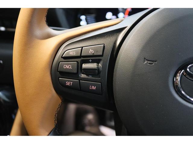 �y�N���[�Y�R���g���[���z�A�N�Z���𓥂ݑ����邱�ƂȂ��Z�b�g�������̑��x���ێ�����@�\�ł��B�����Ԃ̍������s���ɕ֗��ł��I