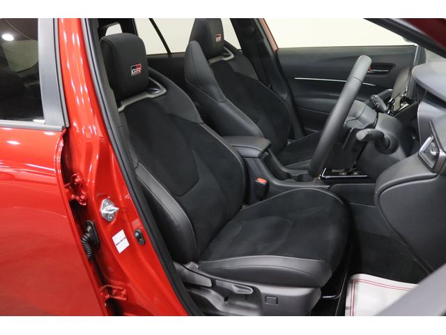 �y�^�]�ȁz�u���b�N��̃C���e���A�Ƀn�[�t���U�[�V�[�g�i����^�t�@�u���b�N�����[�J�[��j�B�V�[�g���t�^�[�ō��ʂ̍����𒲐��\�ł��B�t���A�}�b�g�t�ł��B