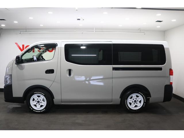 キャラバン グランドプレミアムＧＸ　マイルーム　新車保証継承付　跳ね上げベッド　ロールスクリーン　カスタマイズブラインド　ＡＣ１００Ｖ出力コンセント　スマートルームミラー　社外アルパインナビ　フルセグ　全周囲カメラ　社外ドラレコ　ＥＴＣ（5枚目）