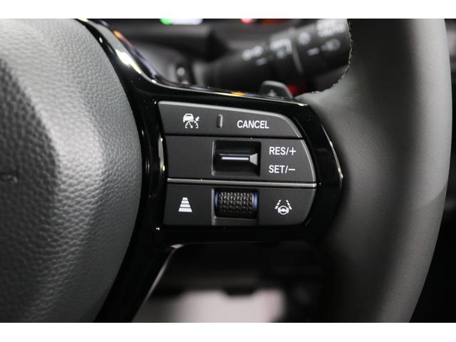 �y�N���[�Y�R���g���[���z�A�N�Z���𓥂ݑ����邱�ƂȂ��Z�b�g�������̑��x���ێ�����@�\�ł��B�����Ԃ̍������s���ɕ֗��ł��I