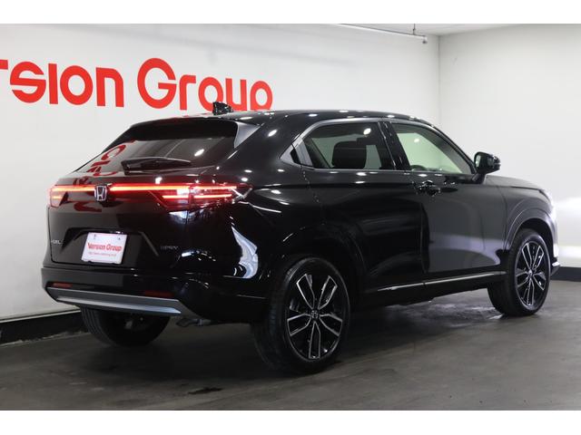 ヴェゼル ｅ：ＨＥＶ　Ｚ　新車保証継承付　ディスプレイオーディオ　バックカメラ　レーダークルーズコントロール　クリアランスソナー　衝突被害軽減　踏み間違い防止　ＢＳＭ　ワイヤレス充電　シートヒーター　パワーバックドア　１８ＡＷ（4枚目）