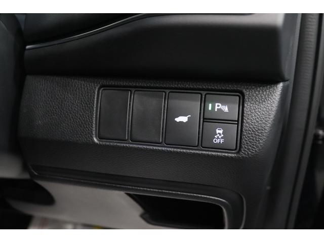 ヴェゼル ｅ：ＨＥＶ　Ｚ　新車保証継承付　ディスプレイオーディオ　バックカメラ　レーダークルーズコントロール　クリアランスソナー　衝突被害軽減　踏み間違い防止　ＢＳＭ　ワイヤレス充電　シートヒーター　パワーバックドア　１８ＡＷ（18枚目）