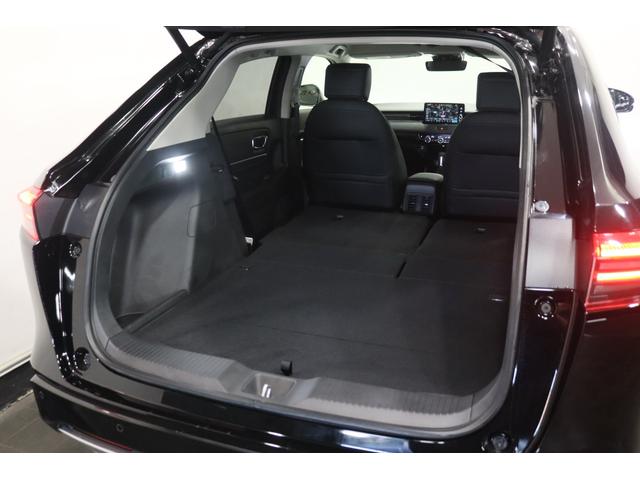 ヴェゼル ｅ：ＨＥＶ　Ｚ　新車保証継承付　ディスプレイオーディオ　バックカメラ　レーダークルーズコントロール　クリアランスソナー　衝突被害軽減　踏み間違い防止　ＢＳＭ　ワイヤレス充電　シートヒーター　パワーバックドア　１８ＡＷ（33枚目）