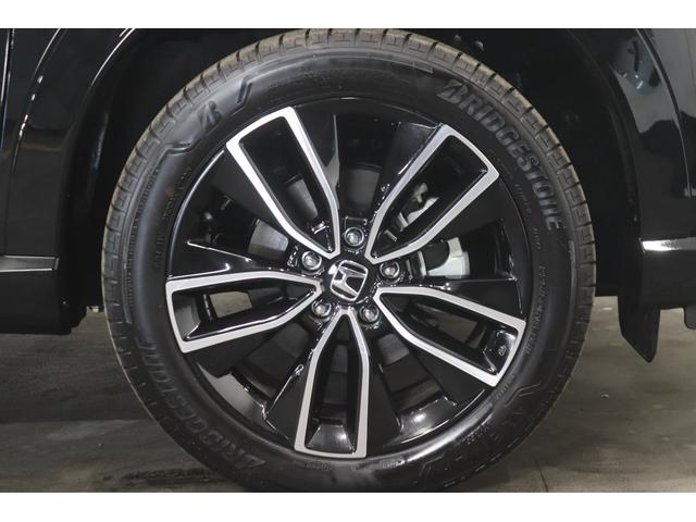 ヴェゼル ｅ：ＨＥＶ　Ｚ　新車保証継承付　ディスプレイオーディオ　バックカメラ　レーダークルーズコントロール　クリアランスソナー　衝突被害軽減　踏み間違い防止　ＢＳＭ　ワイヤレス充電　シートヒーター　パワーバックドア　１８ＡＷ（42枚目）