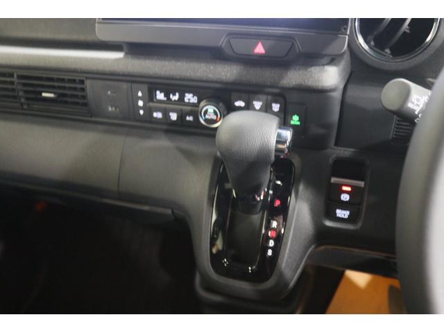 N-BOXカスタム ターボコーディネートスタイル 2トーン 新車保証継承付 ターボ メモリーナビ フルセグ バックカメラ レーダークルコン クリアランスソナー レーンアシスト 衝突被害軽減 ドラレコ ETC ハーフレザー シートヒーター 両側PSD(12枚目)