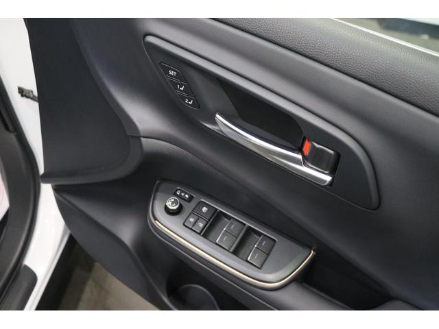 クラウンクロスオーバー Ｇアドバンスド・レザーパッケージ　全国３年保証付　本革シート　デジタルインナーミラー　メモリーナビ　フルセグ　全周囲カメラ　ＨＵＤ　セーフティセンス　シートヒーター　ベンチレーション　前後ドラレコ　ＥＴＣ　パワーバックドア　２１ＡＷ（25枚目）