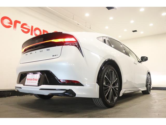 Toyota PRIUS Z — миниатюра 16