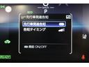 【先行車発進告知】先行車の発進後に自社が停止し続けた場合、ブザーとマルチインフォメーションディスプレイの表示でお知らせする機能です。