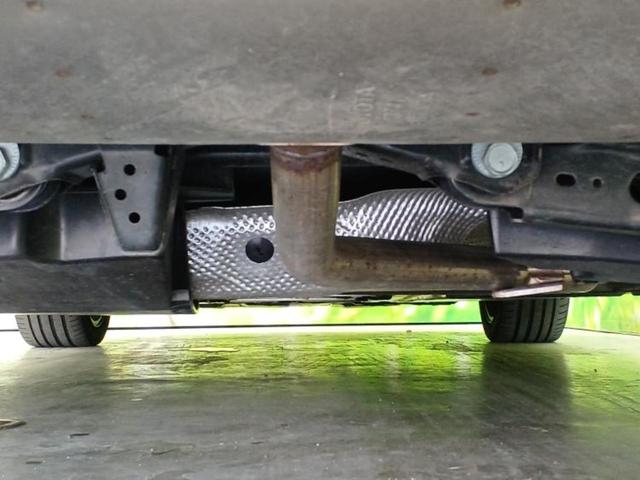 プリウス Ｓツーリングセレクション　新品タイヤ／保証書／純正　９インチ　ＳＤナビ／デジタルインナーミラー／衝突安全装置／シートヒーター　前席／パノラミックビューモニター／車線逸脱防止支援システム／シート　合皮／ヘッドランプ　ＬＥＤ（42枚目）