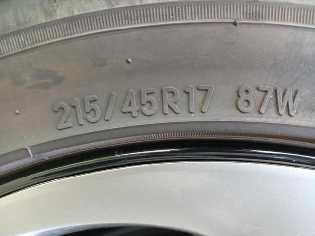 プリウス Ｓツーリングセレクション　新品タイヤ／保証書／純正　９インチ　ＳＤナビ／デジタルインナーミラー／衝突安全装置／シートヒーター　前席／パノラミックビューモニター／車線逸脱防止支援システム／シート　合皮／ヘッドランプ　ＬＥＤ（45枚目）