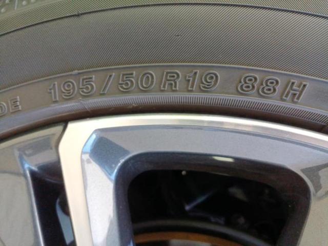 プリウス Ｚ　新品タイヤ／ガラスルーフ／保証書／ディスプレイオーディオ／デジタルインナーミラー／衝突安全装置／シートエアコン／全方位モニター／車線逸脱防止支援システム／シート　フルレザー　革シート　全周囲カメラ（42枚目）