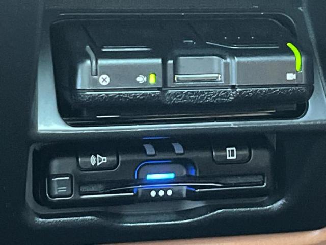 ＣＸ－６０ ４ＷＤ　ＸＤハイブリッドプレミアムスポーツ　新品タイヤ／サンルーフ／ＢＯＳＥ／保証書／ディスプレイオーディオ／衝突安全装置／シートヒーター　全席／全方位モニター／車線逸脱防止支援システム／シート　フルレザー／電動バックドア　革シート　電動シート（18枚目）