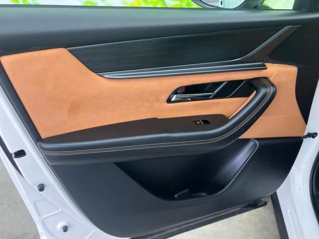 ＣＸ－６０ ４ＷＤ　ＸＤハイブリッドプレミアムスポーツ　新品タイヤ／サンルーフ／ＢＯＳＥ／保証書／ディスプレイオーディオ／衝突安全装置／シートヒーター　全席／全方位モニター／車線逸脱防止支援システム／シート　フルレザー／電動バックドア　革シート　電動シート（22枚目）