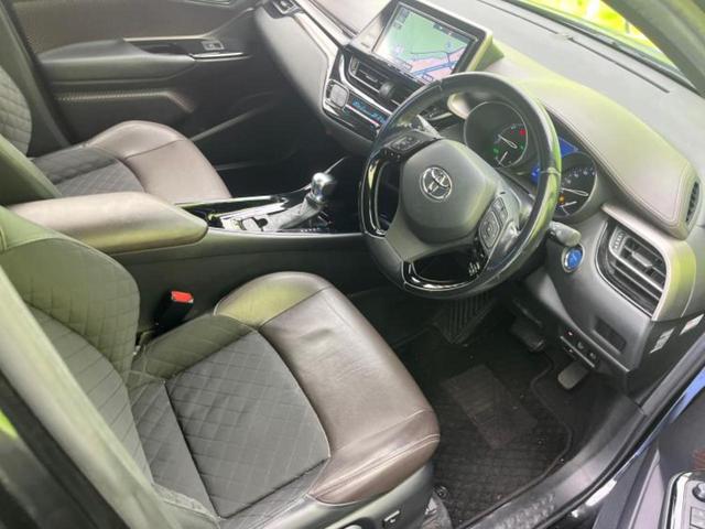 Ｃ－ＨＲ Ｇ　保証書／純正　９インチ　ＳＤナビ／衝突安全装置／シートヒーター／車線逸脱防止支援システム／シート　ハーフレザー／ヘッドランプ　ＬＥＤ／ＥＴＣ／ＥＢＤ付ＡＢＳ／横滑り防止装置／アイドリングストップ（4枚目）